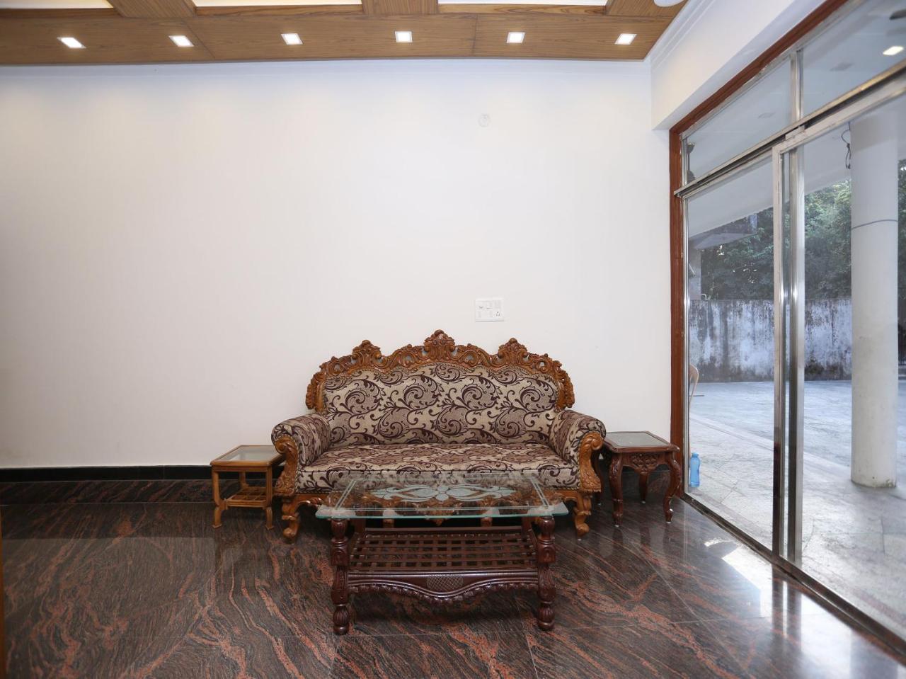Oyo 10448 Green View Home Stay Dehradun Exterior photo